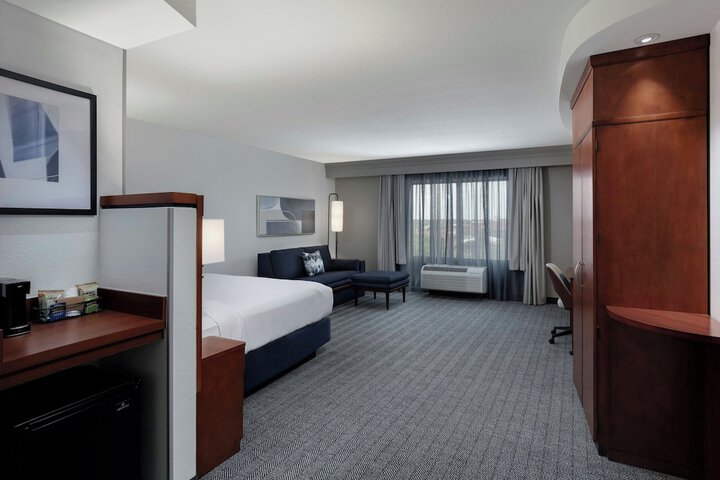 Courtyard by Marriott Wichita at Old Town
