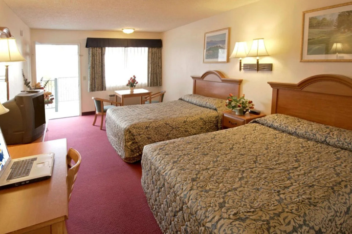 STARLIGHT INN