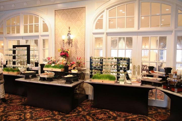 Hotel Roanoke & Conference Center Curio Collection by Hilton
