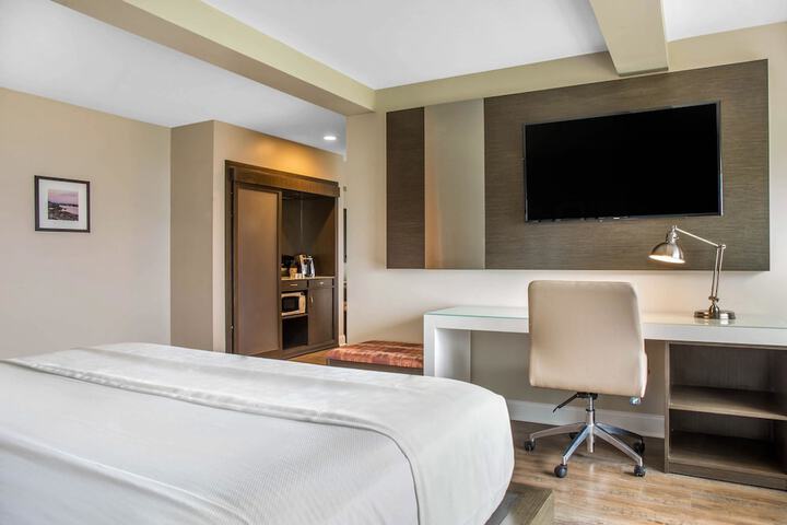 Room 43 of 94