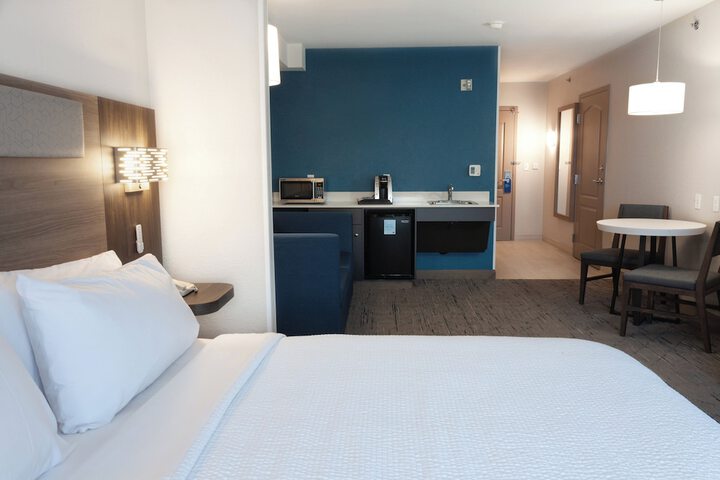 Holiday Inn Express & Suites Logan by IHG
