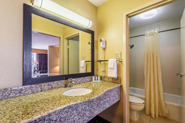 Quality Inn & Suites Baton Rouge West – Port Allen