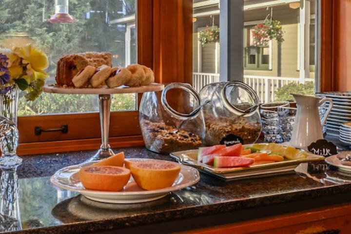 Breakfast/Coffee Service 45 of 68