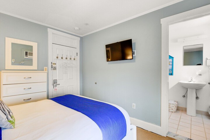 Surf City Hotel