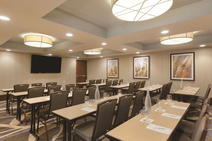 Embassy Suites Saratoga Springs