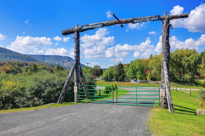 Hunter Hideaway w / Yard & Deck: 3 Mi to Ski Slopes