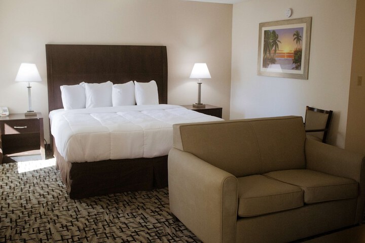 Room 8 of 18