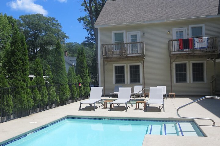 Pool 14 of 82