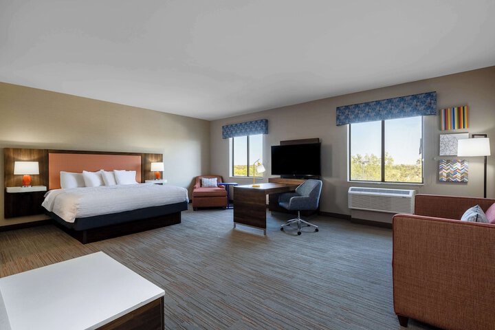 Room 5 of 32