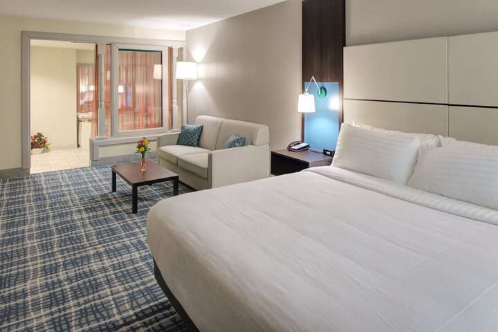 Room 53 of 90