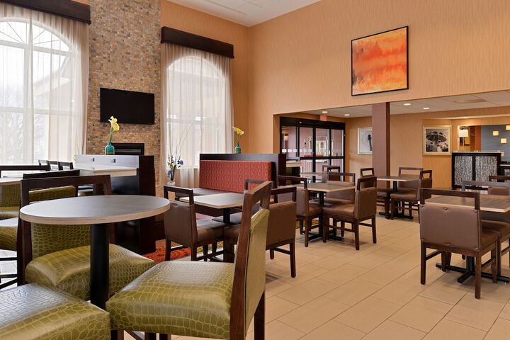 Comfort Inn & Suites Sharonville - Cincinnati North