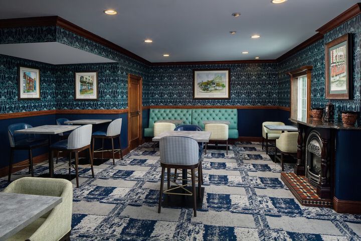 Irish Cottage Inn & Suites