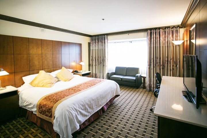 Room 13 of 84
