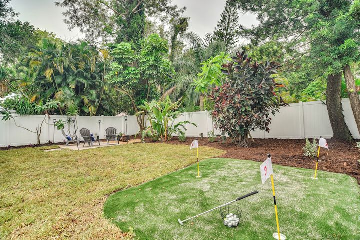 Pinellas Park Home: Swim Golf, Grill & More!