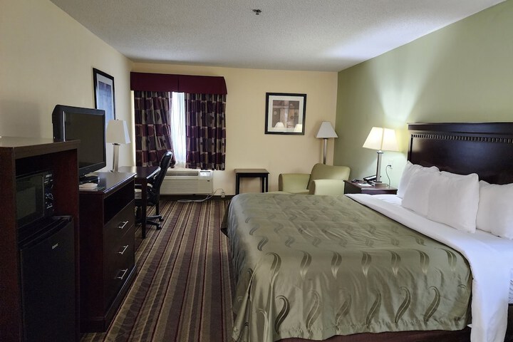 Room 7 of 28