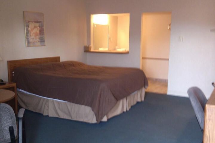 Room 30 of 37