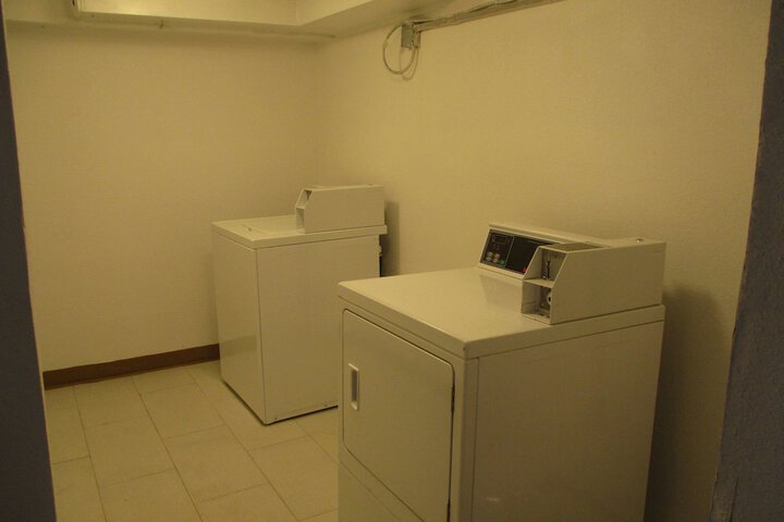 Room 33 of 37