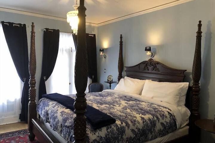 Room 9 of 26