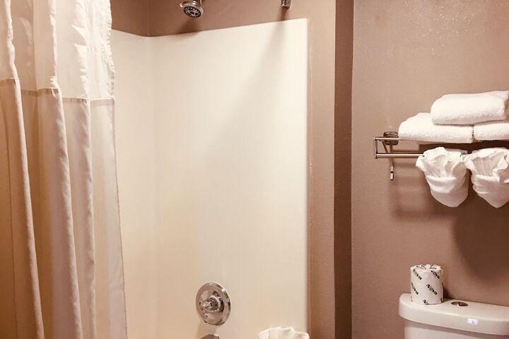 Room 11 of 48