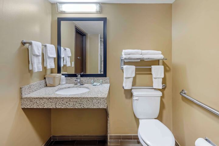 Room 8 of 37