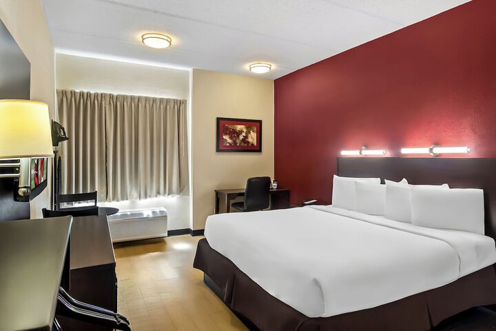 Room 32 of 40