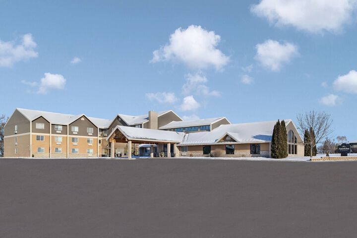 AmericInn by Wyndham Valley City - Conference Center