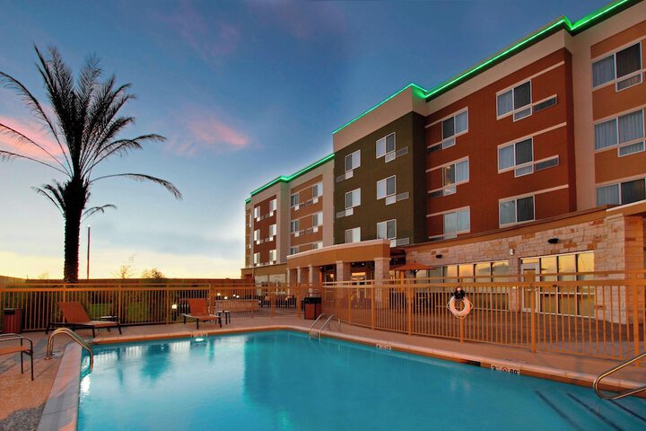 Courtyard by Marriott Victoria