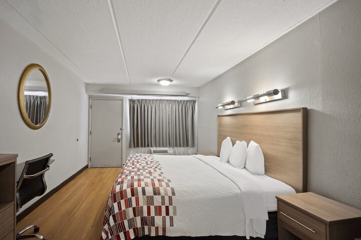 Room 13 of 24