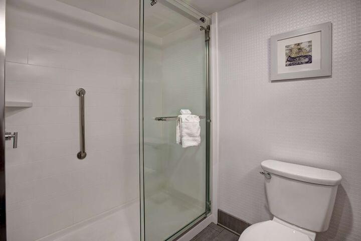 Room 4 of 42