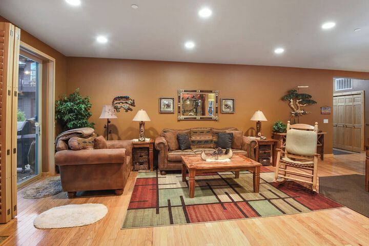 Crystal Charm Amazing 3 BDR Condo Close to Beaches Casinos, & Skiing!