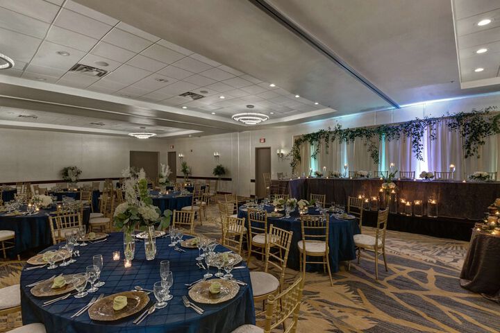 Embassy Suites by Hilton Milwaukee Brookfield