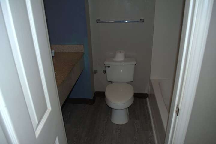 Room 9 of 14