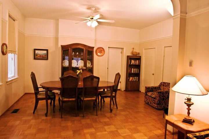 Towle House 1006