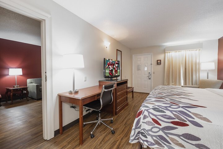 Room 13 of 37