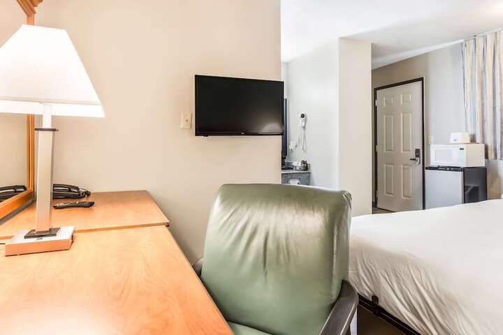 Room 30 of 37