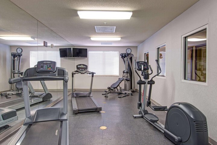Country Inn & Suites by Radisson St. Petersburg - Clearwater, FL