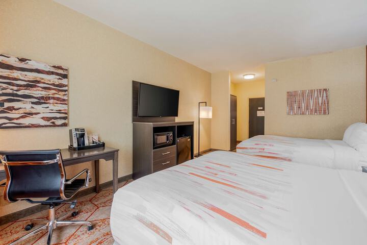 Room 26 of 38