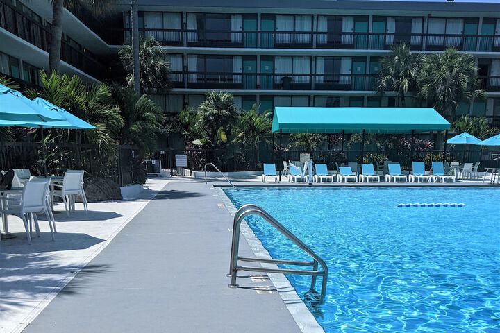 Pool 10 of 73