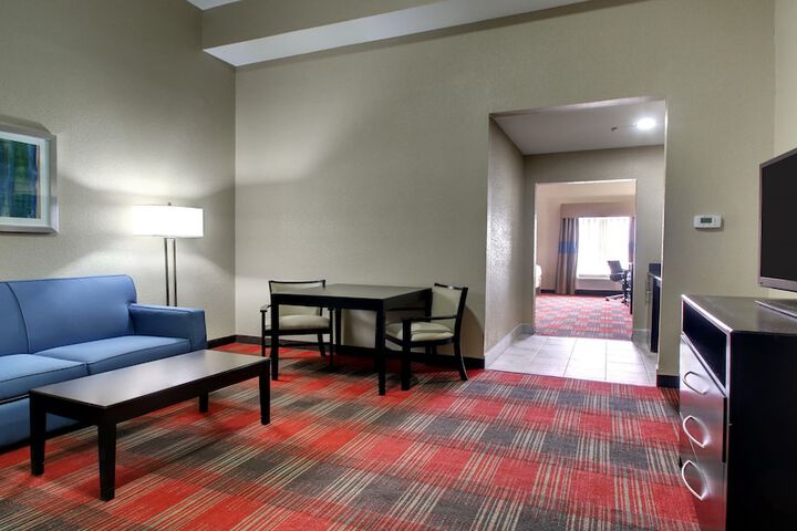 Holiday Inn Express & Suites Jackson Downtown - Coliseum by IHG