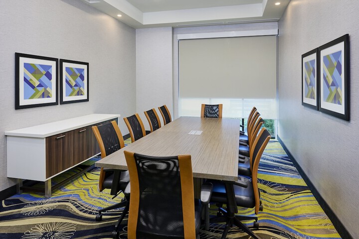 Holiday Inn Express and Suites Brantford by IHG