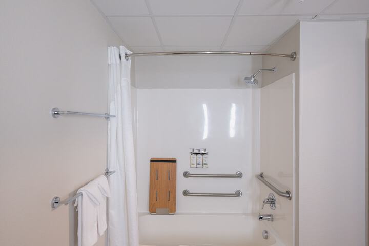 Room 70 of 145