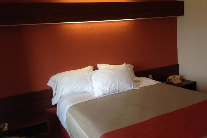 Room 34 of 38