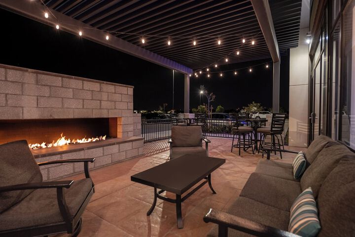 Holiday Inn Express & Suites Gilbert Mesa Gateway Airport by IHG