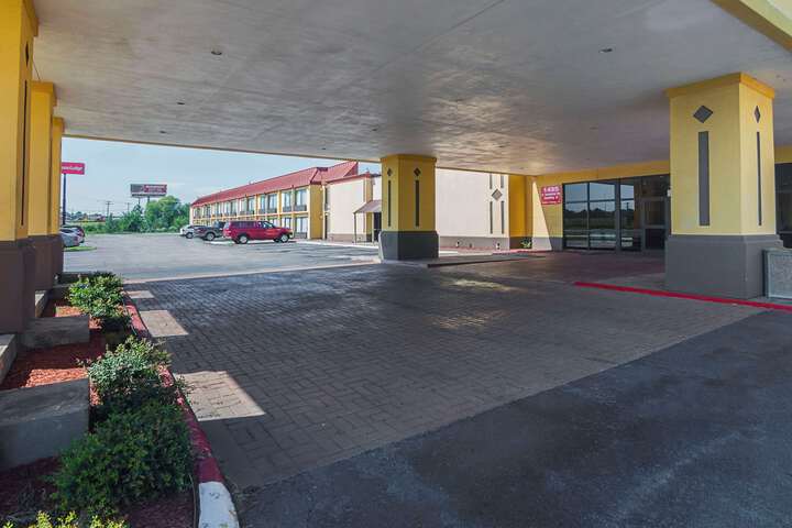 Hotel 4 of 24