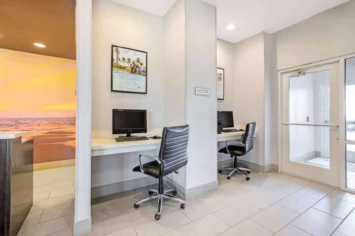 Business Center 30 of 31