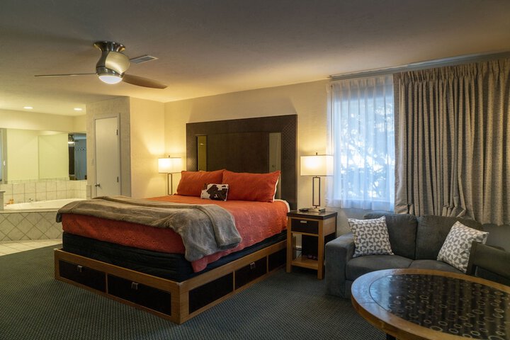 Room 21 of 32
