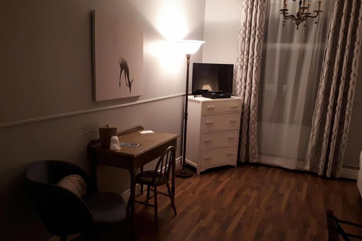Room 25 of 47