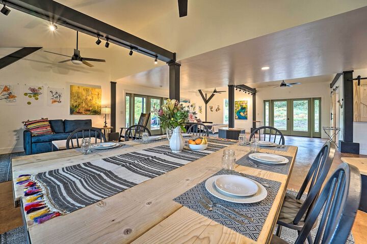 Pet-friendly Mancos Gem w / Patio & Fire Pit!