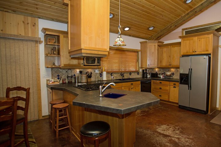 DiamondStone Guest Lodges
