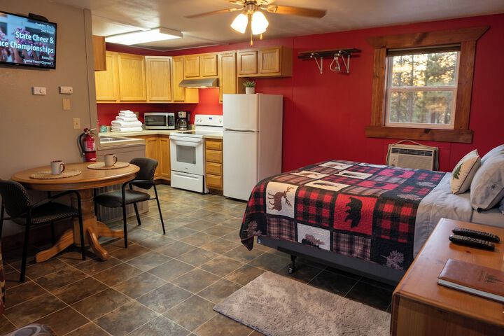 KJs Inn and Suites by OYO Gettysburg U.S. Hwy 212
